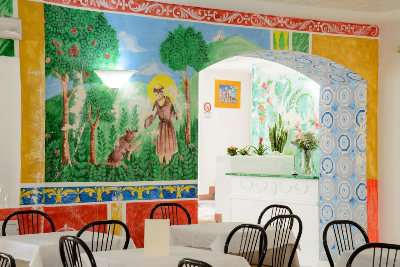 Hotel San Francesco E Il Lupo 구비오 외부 사진